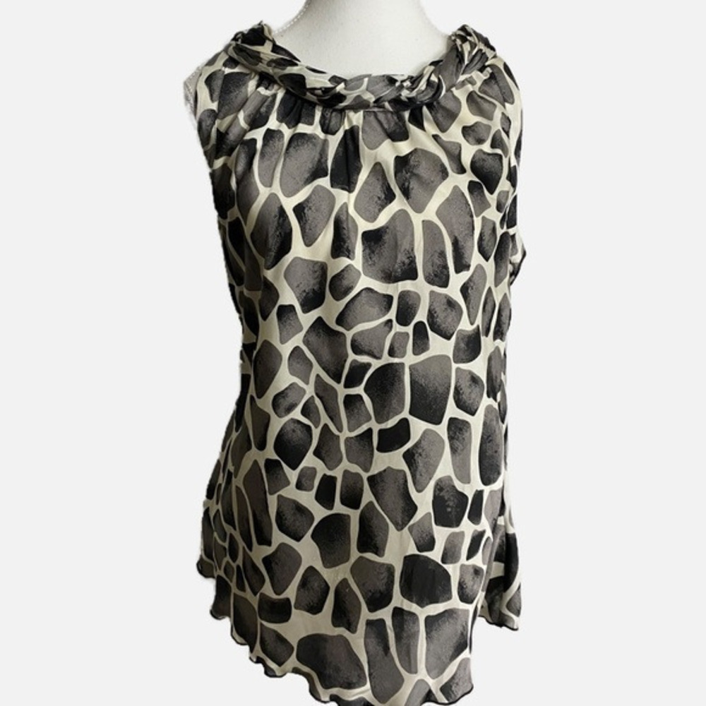 Signature by Larry Levine Black and White Giraffe Print Silky Sleeveless Blouse